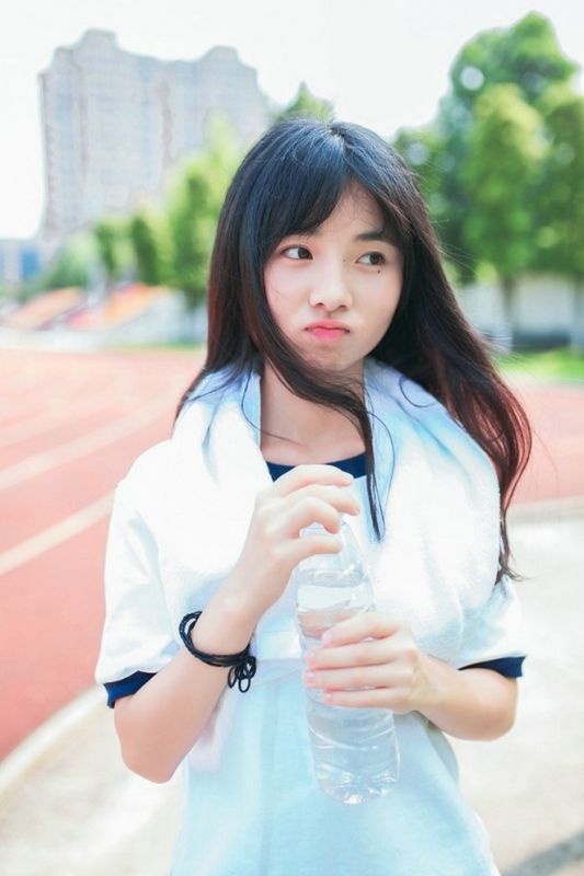 运动少女学生妹校园风俏皮唯美可爱校园阳光养眼图片