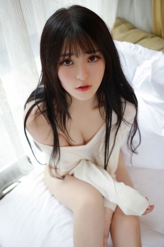 骚美性感少妇牛奶肌肤白嫩诱人香肩玉兔乳沟人体艺术