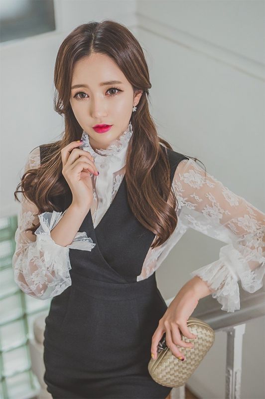 大长腿美女碎花连衣裙红唇性感火辣身材美女诱惑写真