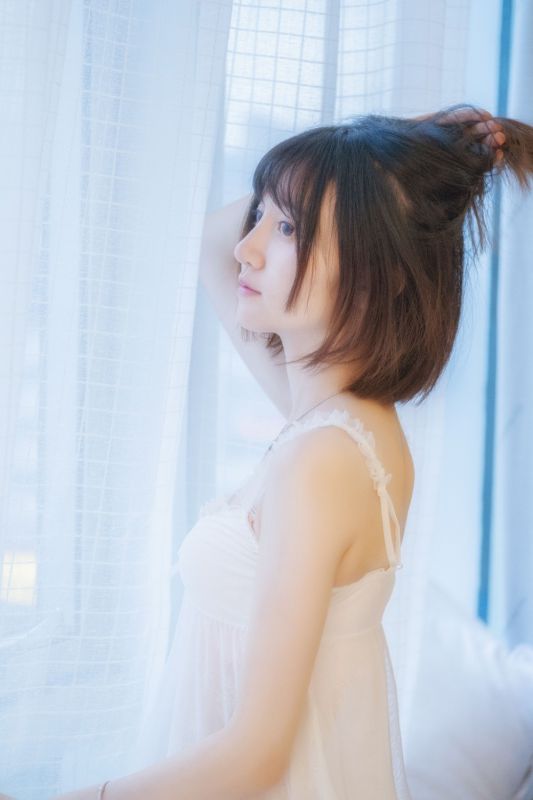 短发小妹清新秀丽大胆私房性感清纯惹火写真