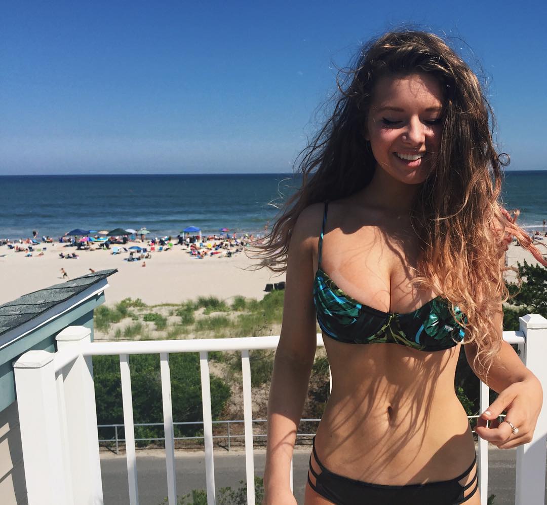 超性感辣妹Kendal Crowley比基尼外拍写真