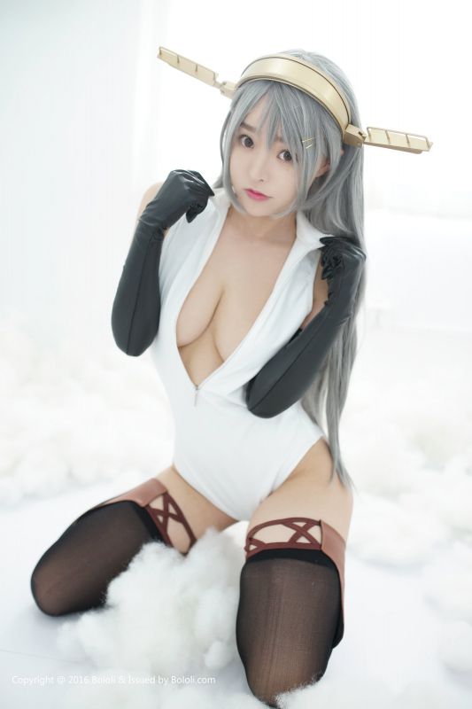 90后美胸美女柳侑绮COS性感酥胸诱惑