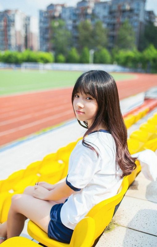 运动少女学生妹校园风俏皮唯美可爱校园阳光养眼图片