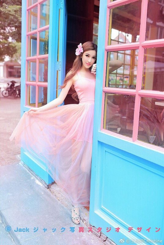 清纯美女王怡婷微博街拍写真