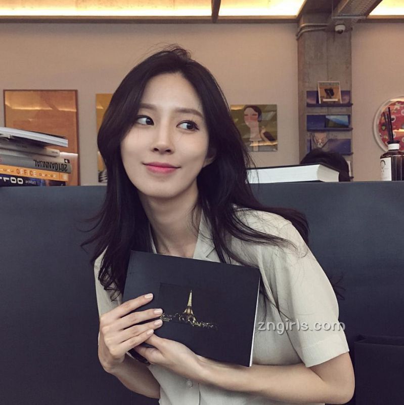 韩国美女BoraKim私房美照气质迷人
