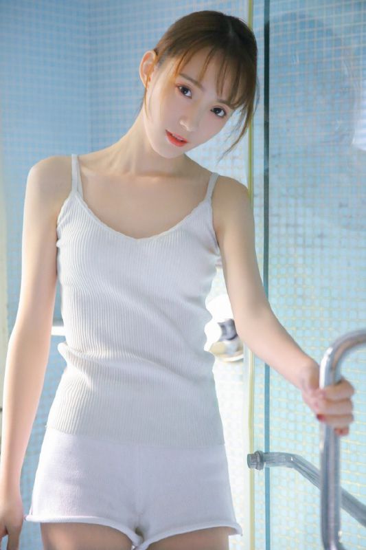 浴缸裸体少女萝莉白皙酥胸娇嫩性感大胆人体艺术照