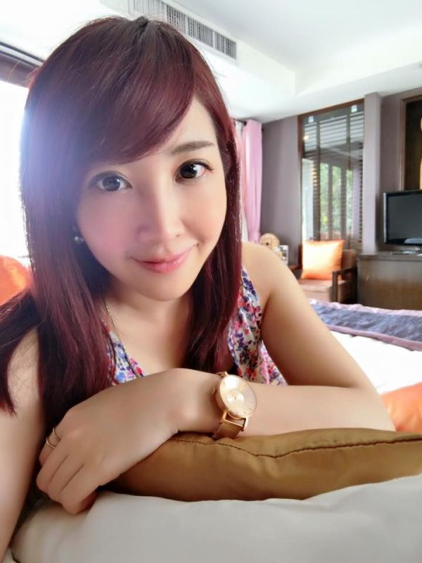 美女主播黄若薇自拍私房照甜美迷人