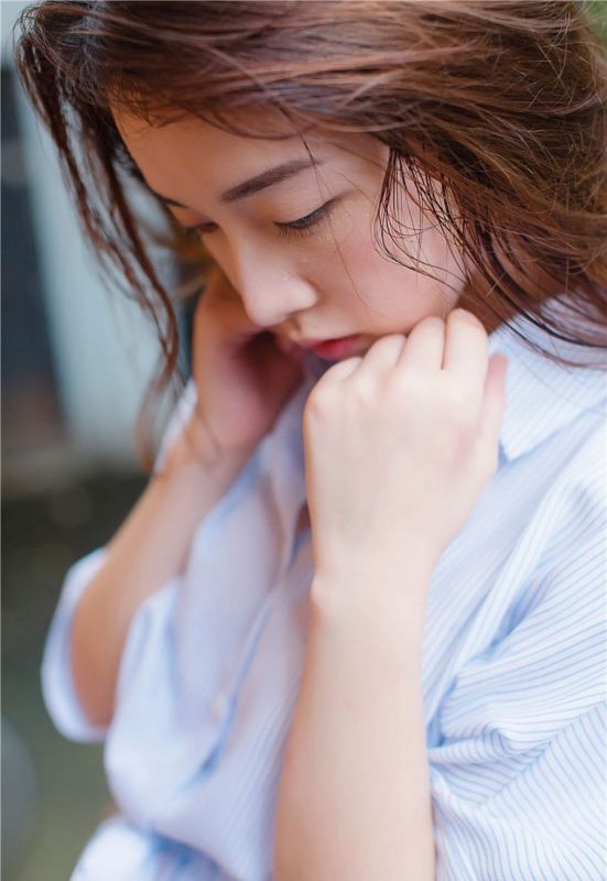 校园萝莉少女清纯可爱俏皮写真图片
