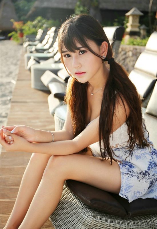 双马尾美女Milk楚楚沙滩迷你裙美腿诱惑性感写真图片
