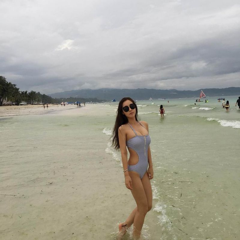 南韩极品大胸美模MINNNNNNN自拍性感美照