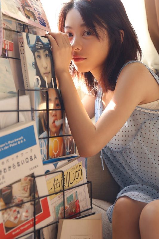 日本风情萝莉粉嫩清纯睡衣玉体美腿撩人写真