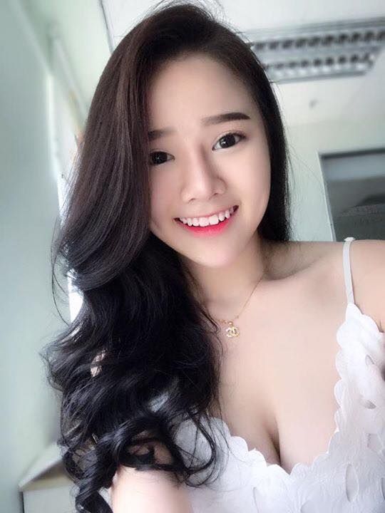 丰满美女Nam Khanh性感私房照美乳诱惑