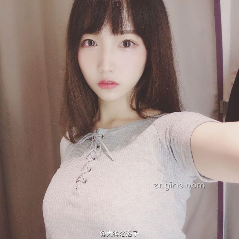 萝莉美女犬神洛洛子微博私房写真