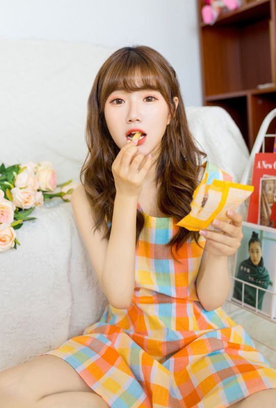 水灵玲珑小美女文艺清新居家唯美少女写真