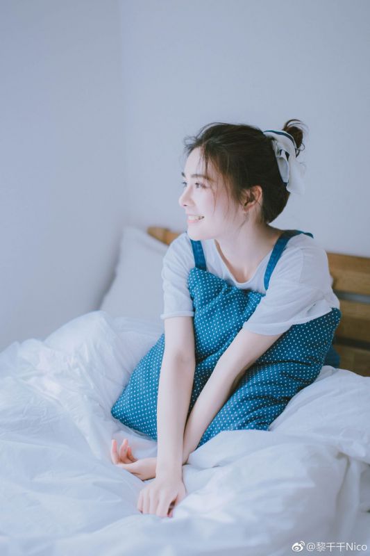 清纯少女黎千千微博私房写真