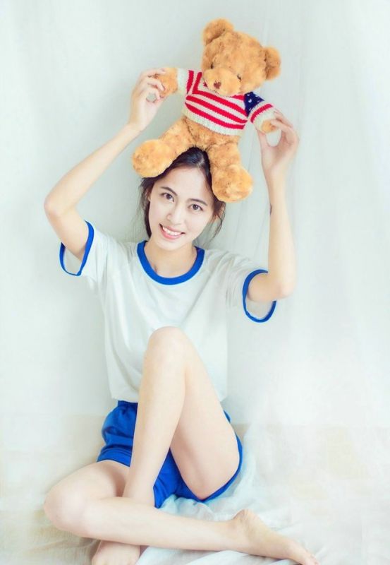 吃西瓜的俏皮可爱美少女唯美清甜夏日性感诱人私房照