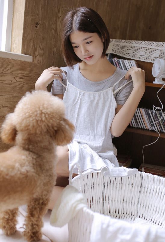 养眼靓丽美眉热裤美腿闺房性感春色妖娆写真