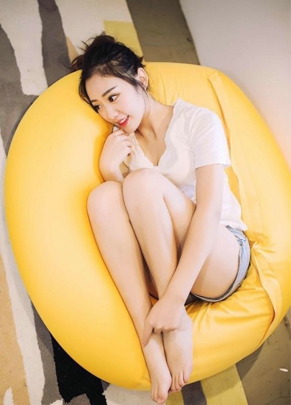 清新脱俗爱笑少女居家甜美气质迷人唯美写真