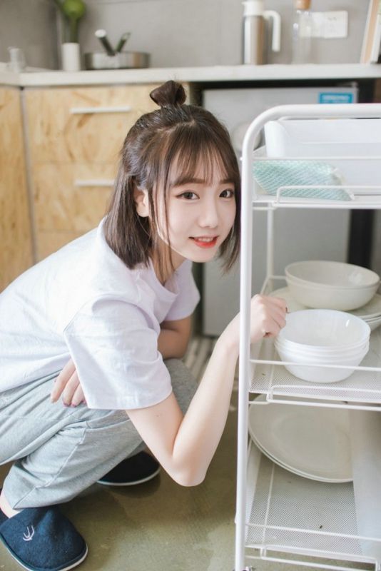 朝天辫邻家妹妹居家甜萌姿态可爱怜人私房唯美艺术写真