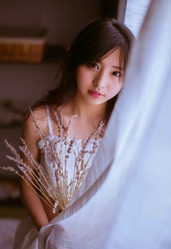 居家丰满美少女唯美白色蕾丝睡衣性感迷人私房照