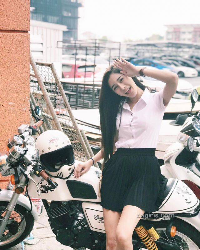 泰国车模Aomamp Narak 身材曲线太犯规