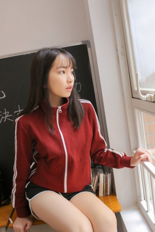 教室校花美女jk制服运动装性感诱人美腿欣赏写真