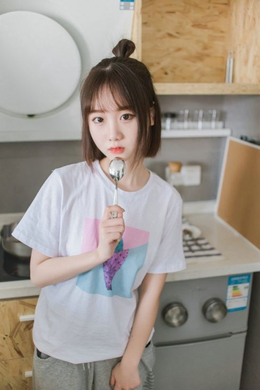 朝天辫邻家妹妹居家甜萌姿态可爱怜人私房唯美艺术写真