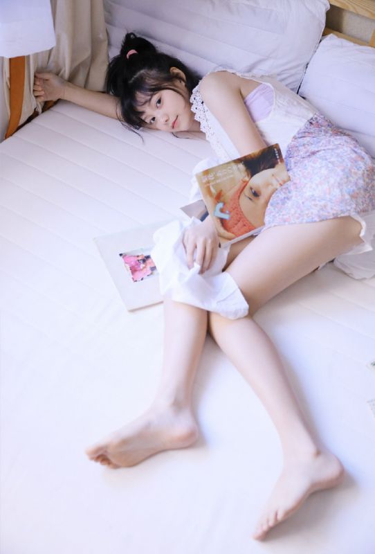 萌系正妹美女慵懒晨起居家睡衣可爱俏丽撩人生活图片
