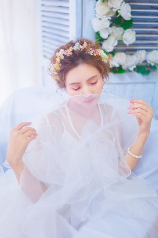 朦胧白纱长裙美女温婉恬静唯美写真
