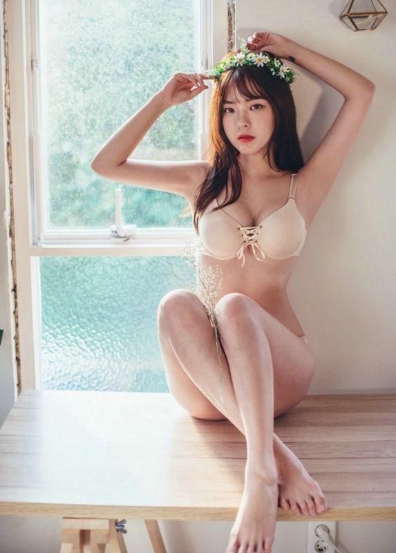 性感尤物美胸迷人高清私房内衣美女高清写真
