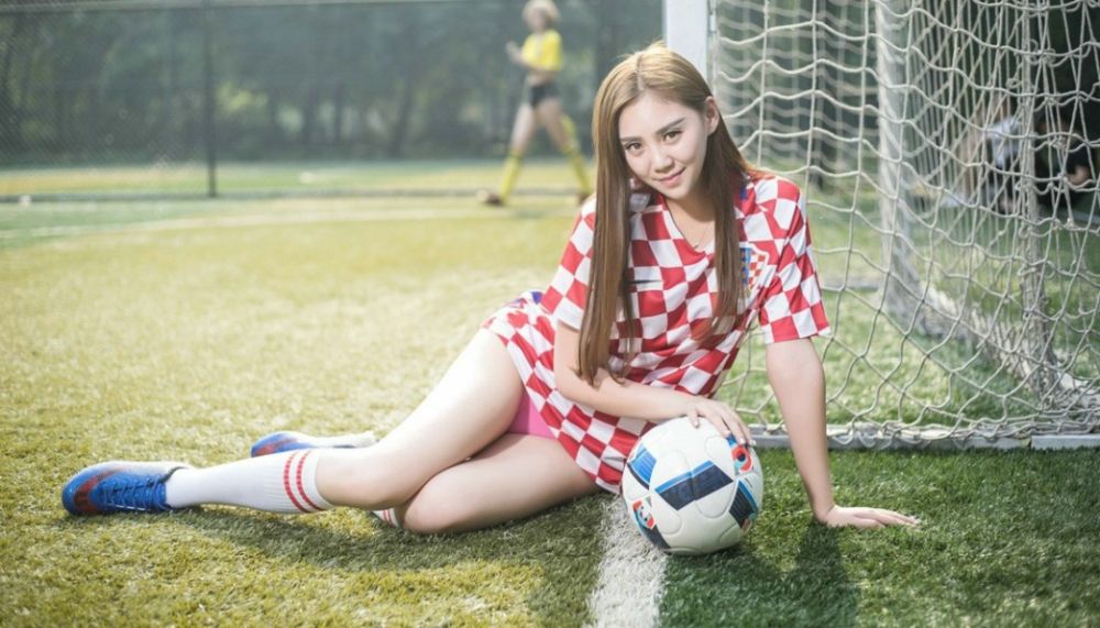足球宝贝惊艳绝美诱惑火辣身材户外性感写真