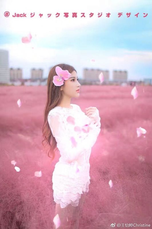 清纯美女王怡婷微博街拍写真