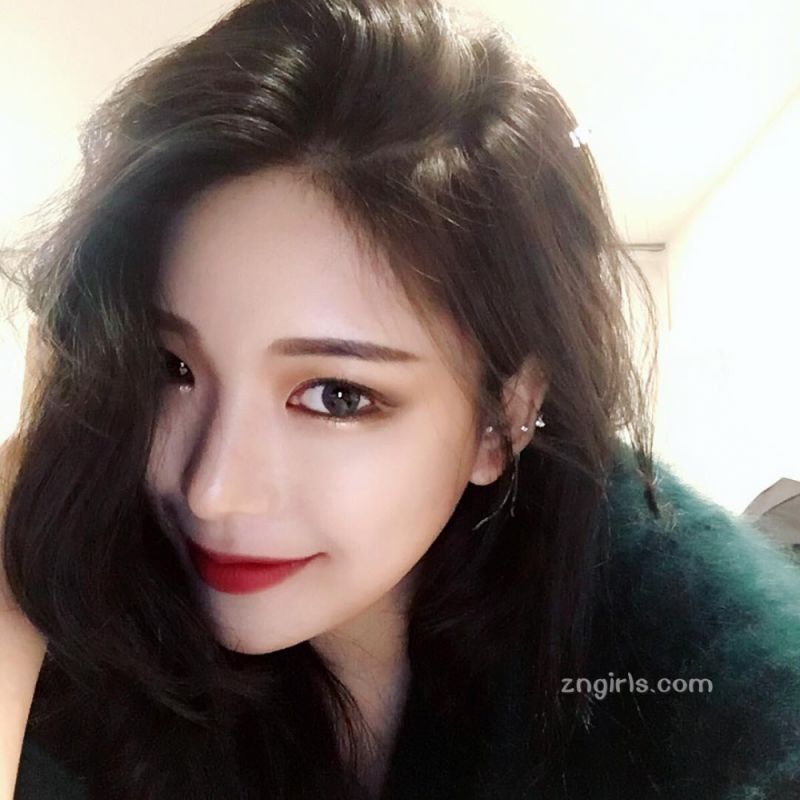 韩国模特李诗雅比基尼写真性感迷人