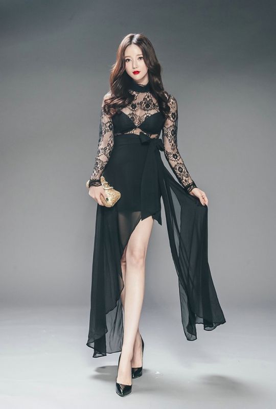 黑蕾丝韩国美女模特透视裙高挑红唇性感风情写真图片