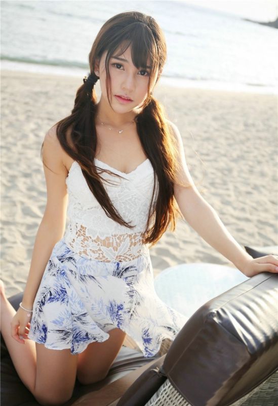 双马尾美女Milk楚楚沙滩迷你裙美腿诱惑性感写真图片