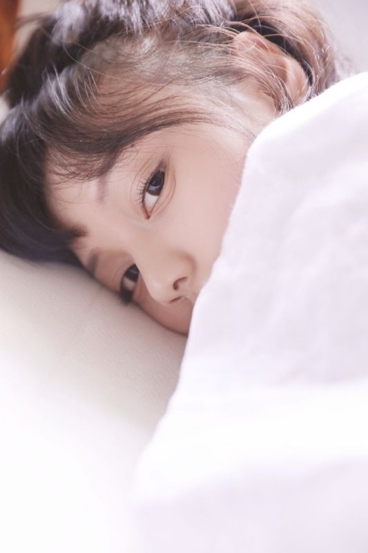 萌系正妹美女慵懒晨起居家睡衣可爱俏丽撩人生活图片