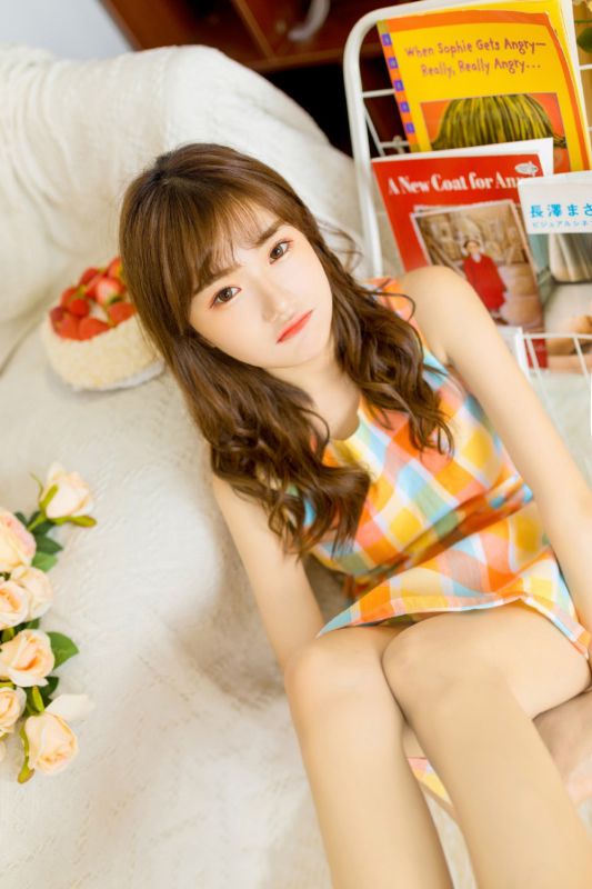 水灵玲珑小美女文艺清新居家唯美少女写真