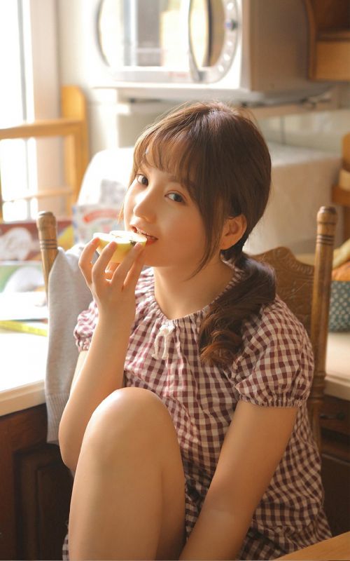 丰满萝莉少女更衣室前凸后翘性感啪啪啪写真图片