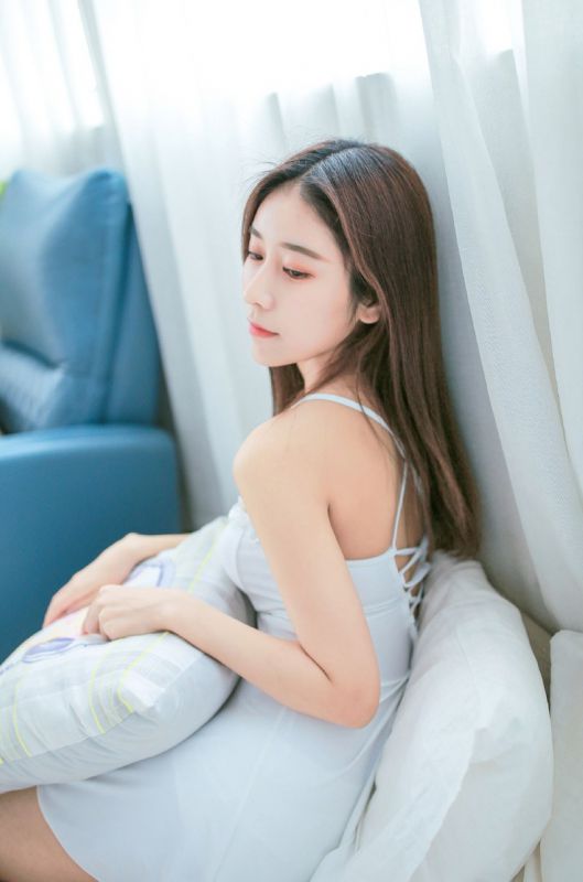 长相甜美的姨母爆乳诱惑吊带睡衣丰满诱人的性感嫂子图片