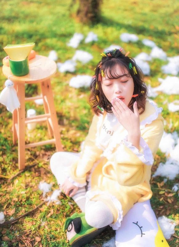 自然气质美女森林清纯养眼唯美梦幻可爱写真