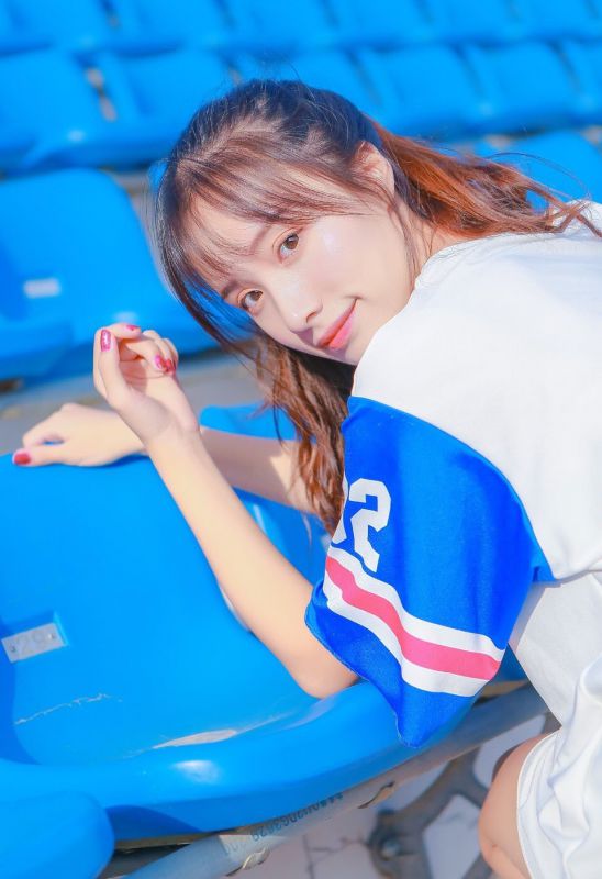 水嫩氧气美女校花清纯养眼迷人梦幻图片
