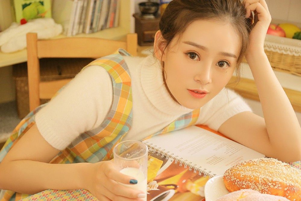 95后微乳少女性感内衣大胆小蛮腰风姿诱惑写真