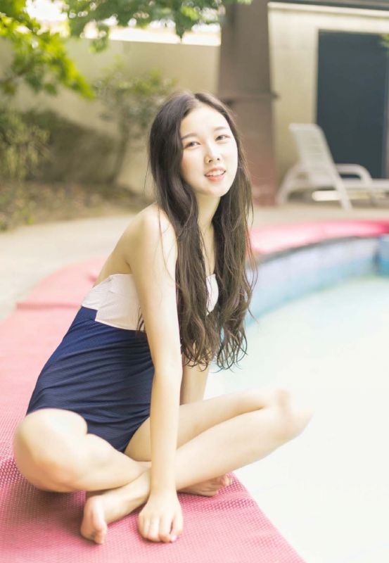 日本少女死库水连体湿身惹火曲线写真