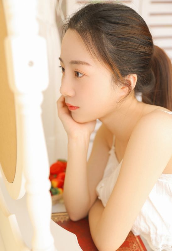 性感撩人长腿美女学生妹大尺度私房美腿写真