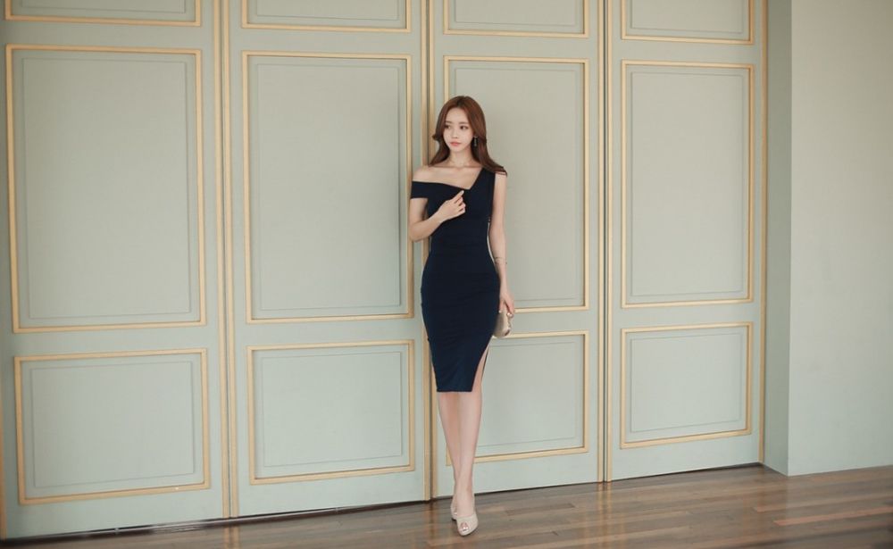韩国美女模特黑色礼服优雅性感翘臀美腿摄影写真