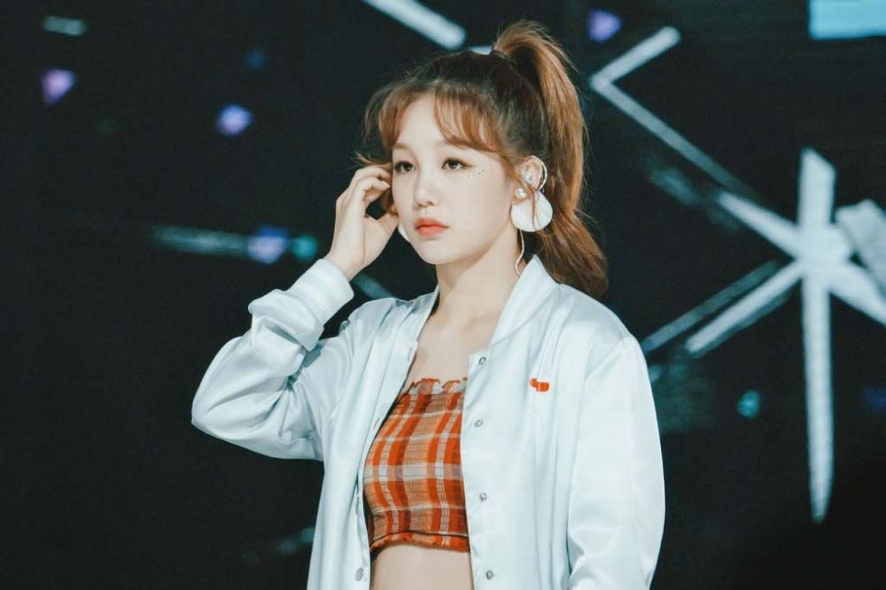 徐梦洁舞台现场短裙美腿靓丽火辣明星写真图片