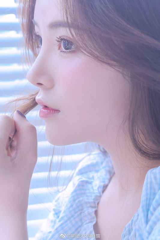 美少女网红白嫩玉体冷艳丰韵唯美养眼写真图片