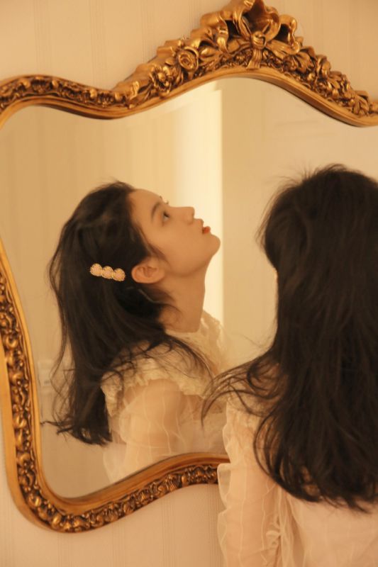 清纯氧气卧室美女酥胸睡衣白嫩个人艺术写真