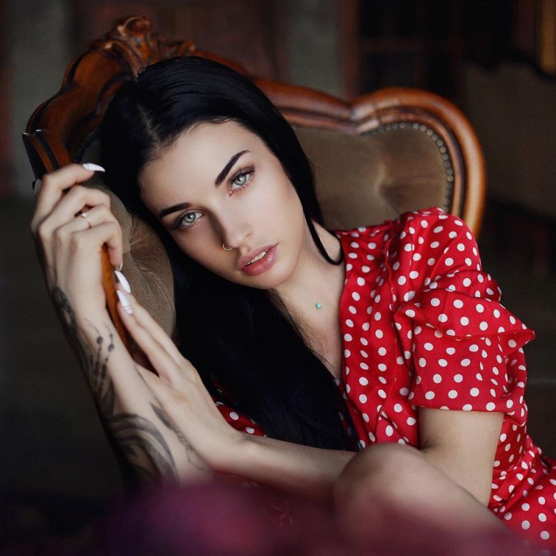 挑逗美女欧美av落水露奶浴袍加身裸体艺术照