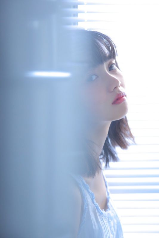 童颜少女浴室唯美养眼氧气稚嫩玉足美腿图片